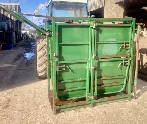 Cattle crush with - crush, point