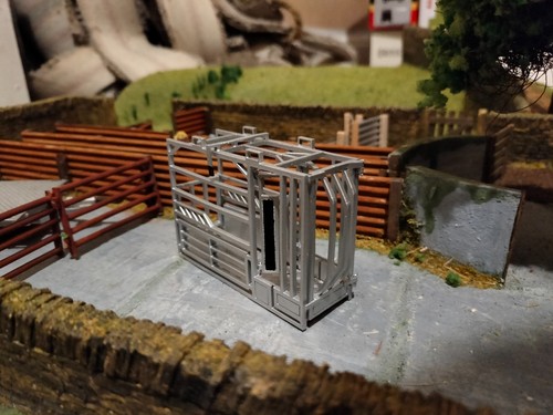 Iae cattle crush model - 1:32,