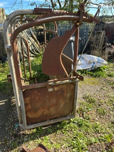 Used cattle crushes - cattle,